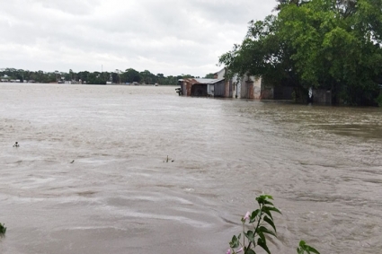 বঙ্গোপসাগরে সৃষ্ট প্রবল ‘ঘূর্ণিঝড় রেমাল’ দুর্বল থেকে আরও দুর্বল হচ্ছে