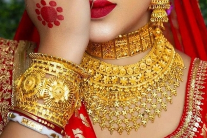 স্বর্ণের বাজারে বড় ধস: ২৪ ঘণ্টার ব্যবধানে ভরিতে কমলো আরও ২১৫৮ টাকা
